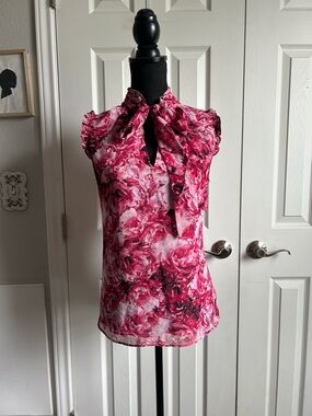 White House Black Market Pink Floral Tie-Neck Sleeveless Blouse